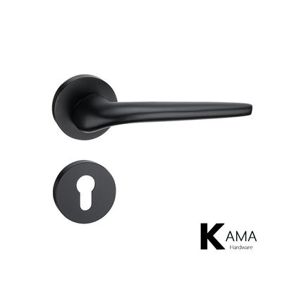 A separação preta da porta entalha um encaixe no punho PVD Chrome brilhante de bronze da fechadura da porta